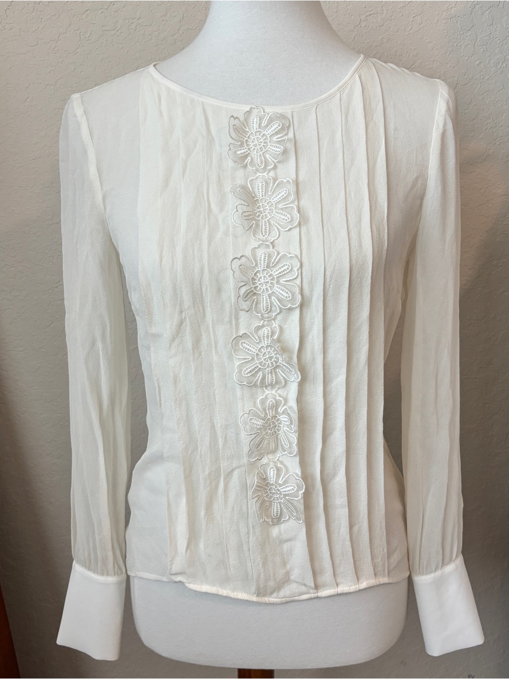 Karen Millen Floral Applique Pleated Blouse Off White Semi Sheer Luxury Sz 4
